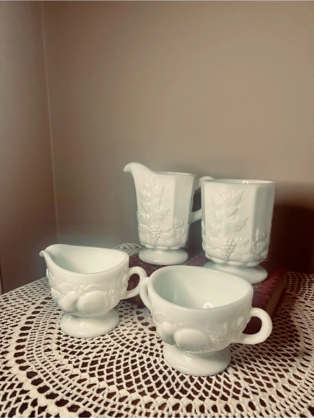 Vintage Westmoreland Milk Glass Della Robbia Fruit & Grape Set